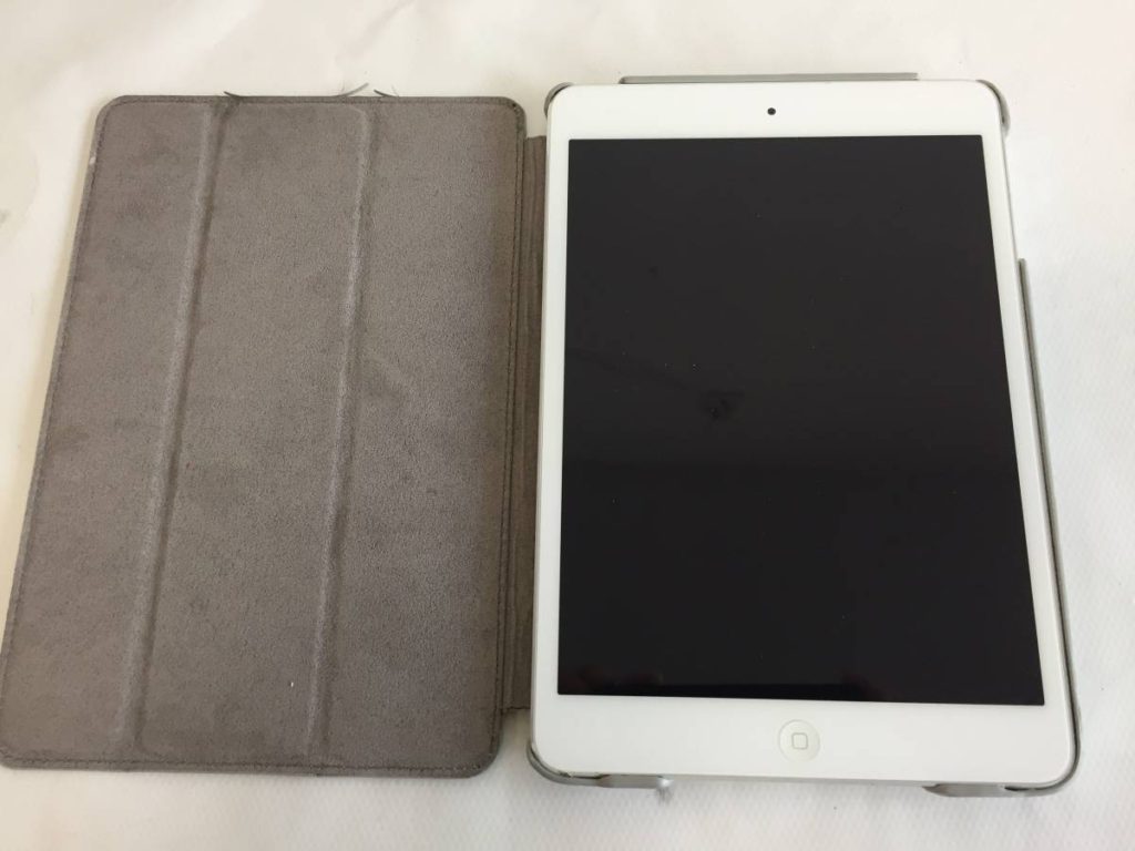 Apple iPad mini 2 16GB シルバー ME279J/A